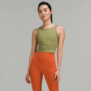 NWT Lulu Power Pivot Ribbed Tank Size 4